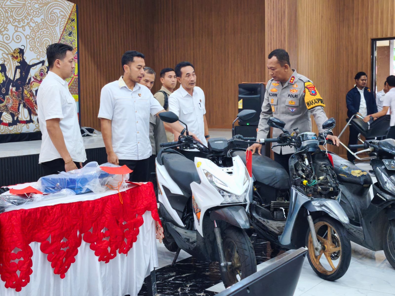 Polresta Sidoarjo Amankan Tiga Tersangka Penipuan Gondol Motor Modus Minta Tolong