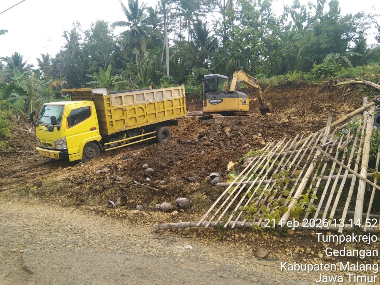 Diduga Tambang Galian C Ilegal  penyebab  longsor Marak di Desa Tumpakrejo Gombangan, 