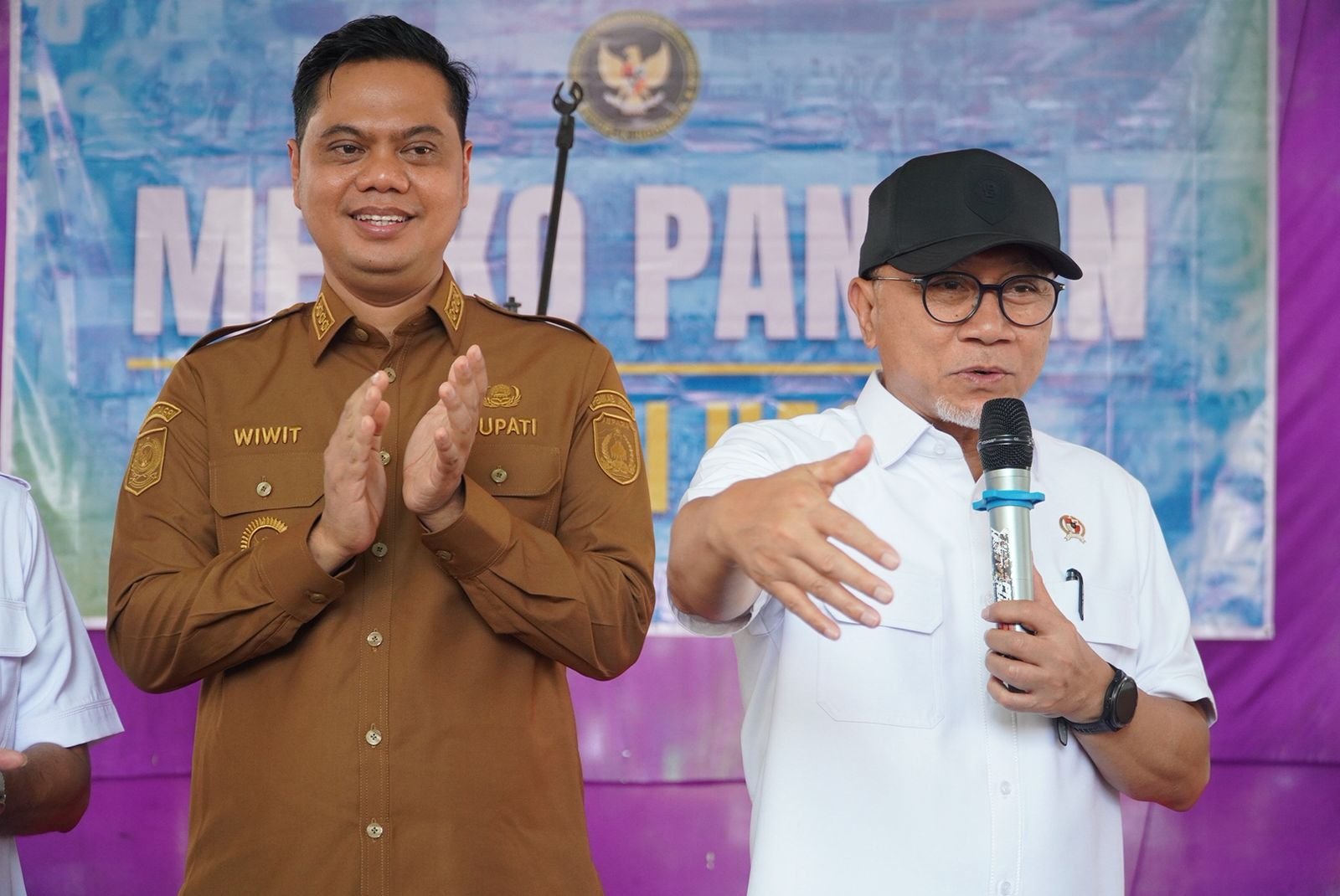 Jelang Idulfitri, Menteri Zulhas Pastikan Program Pangan Berjalan, Warga Digelontor Bantuan Beras da