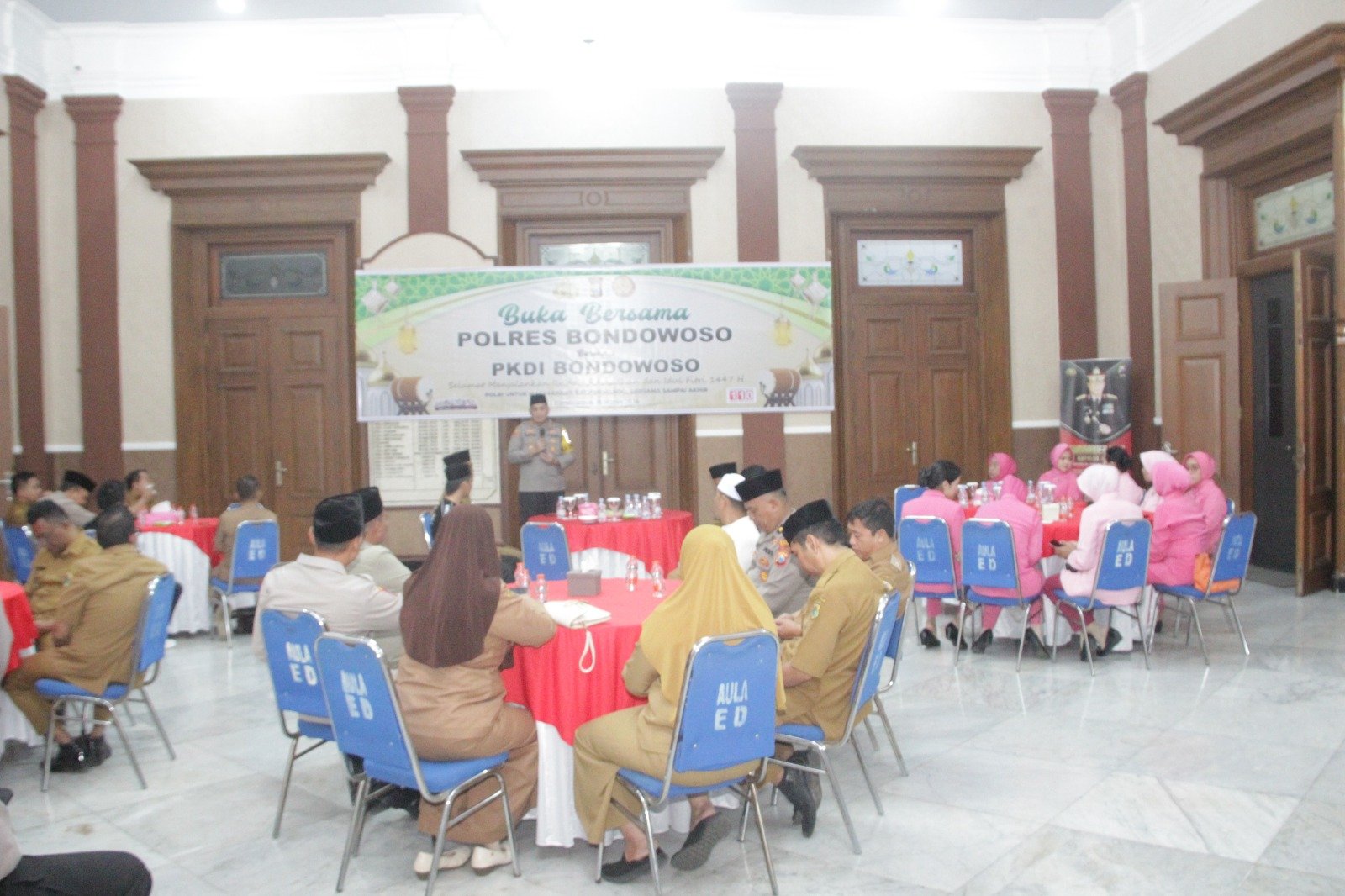 Sinergi Polres Bondowoso dan PKDI Hadirkan Senyum Ojol Saat Menjelang Berbuka