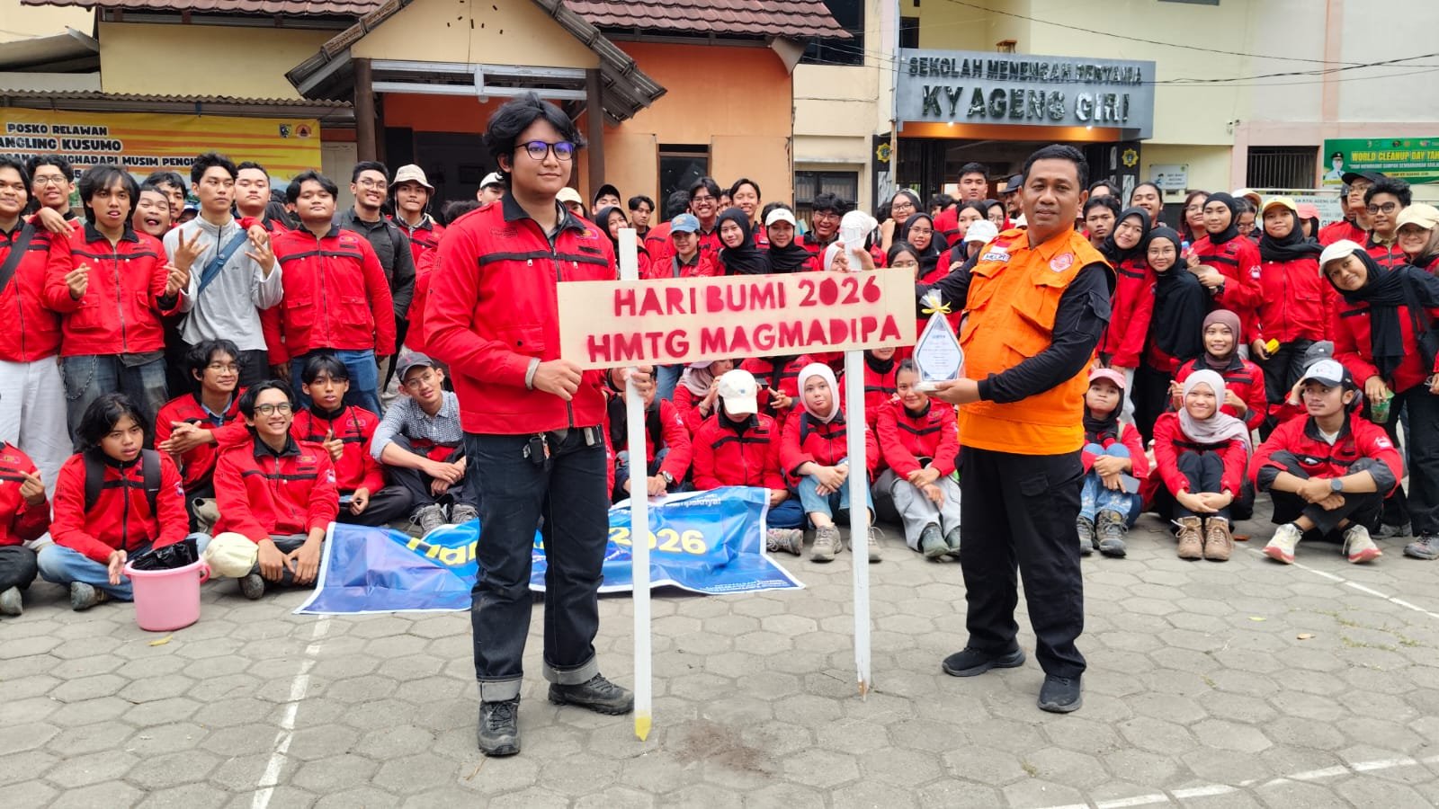 Semarak Hari Bumi, Perhutani Hadiri Penanaman Pohon Mahasiswa Undip di Demak