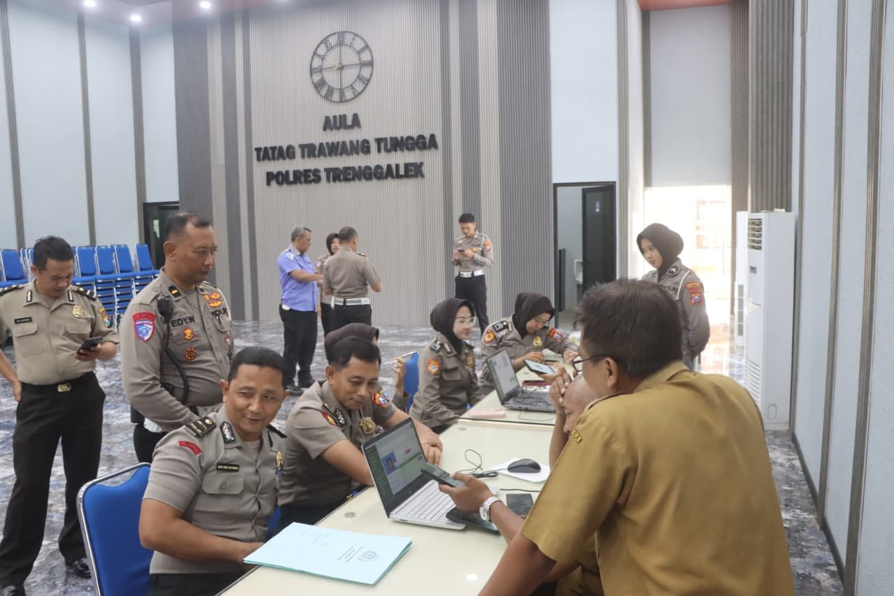 POLRES TRENGGALEK KERAHKAN RATUSAN PERSONEL SEBAGAI  AGEN PERLINSOS