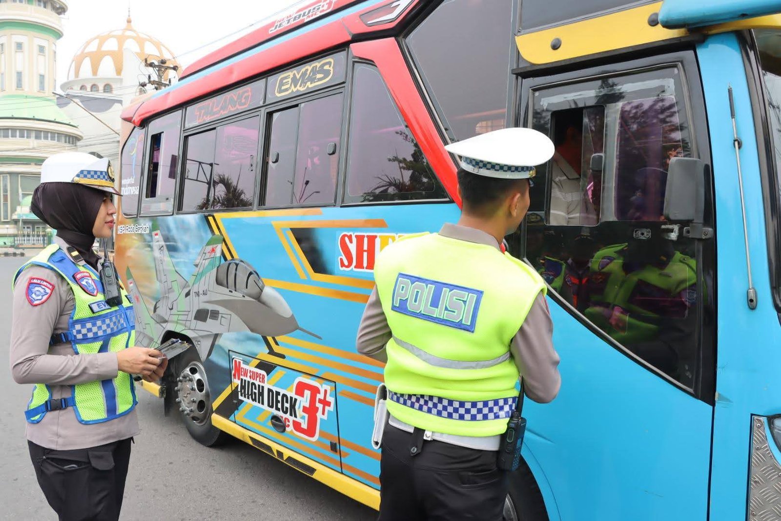 Cegah Laka, Satlantas Polres Kendal Cek Kendaraan Angkutan
