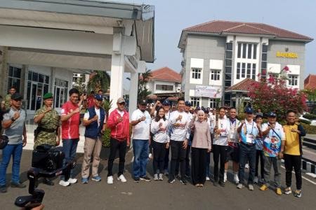 Pawai Obor Porprov Jateng XVII Singgah di Kendal, Bupati Tika Semangati Atlet Bidik Lima Besar